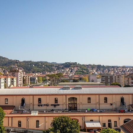 Апартаменты Elegante Dimora La Spezia-Free Parking Экстерьер фото
